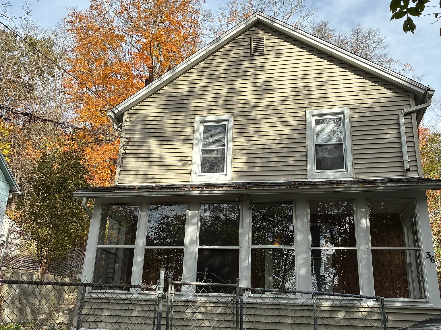 3 bed, 1.5 bath, 1100 sqft, $2,200 — Photo 2