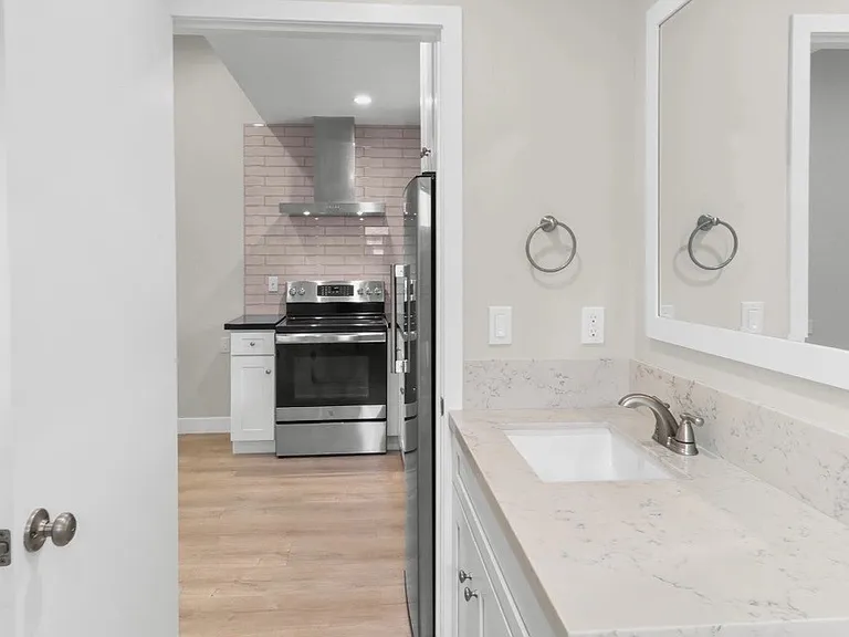 2823 S Corning St #5 — Photo 19