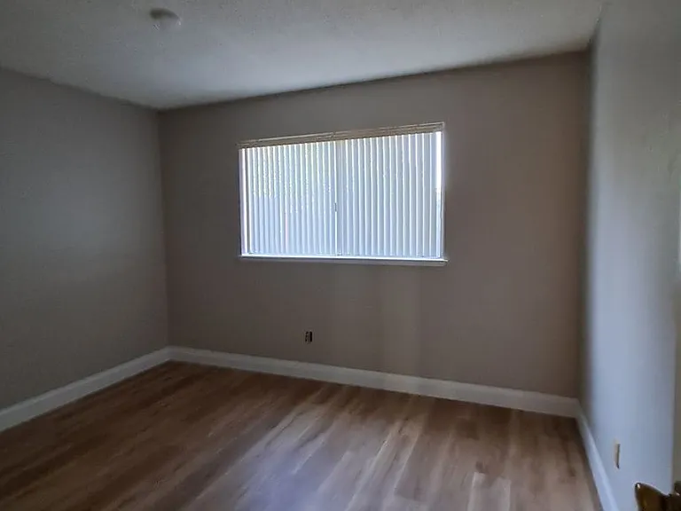 502 Hyacinth Ct #B — Photo 21