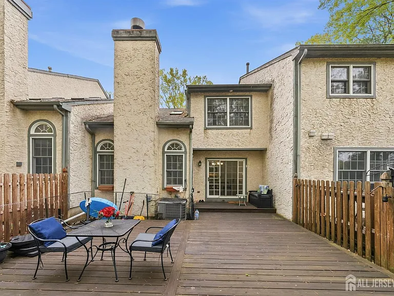 3 Dorchester Dr — Photo 53
