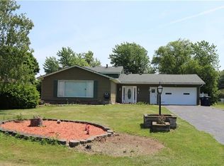 80 Dundee Dr, Rochester, NY 14626