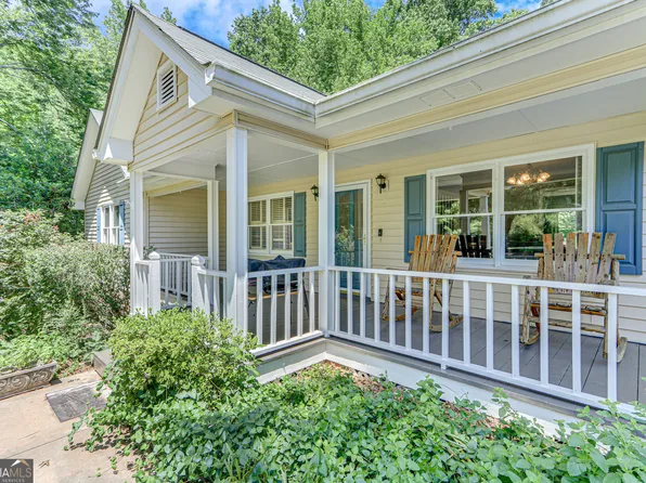 4745 Countryside Dr, Flowery Branch, GA 30542
