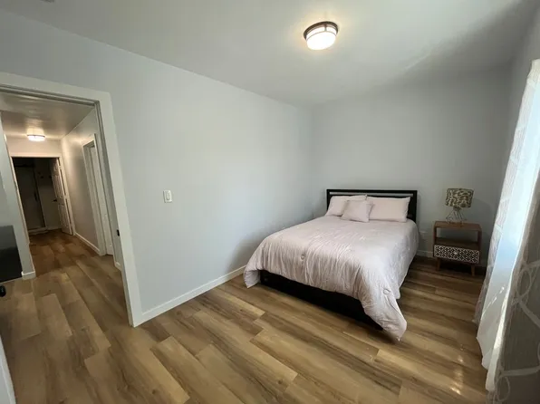 851 W 40th Pl, Los Angeles, CA 90037