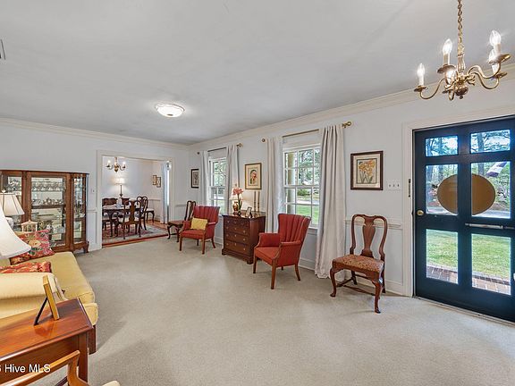 3rd image of 605 Myers Drive