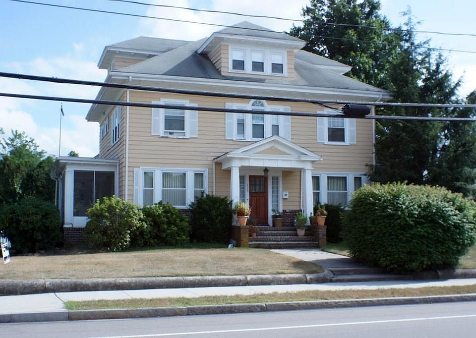 1st image of 480 W Elm St