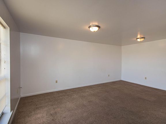 5th image of 501 Darby Ln