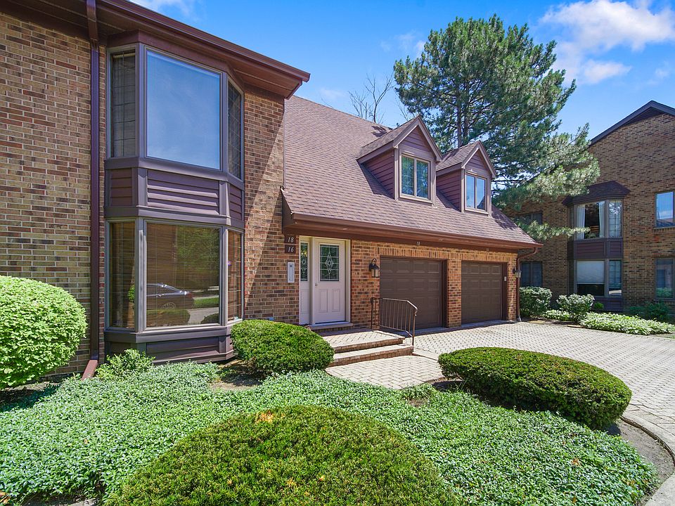 1st image of 18 Queens Ct #18
