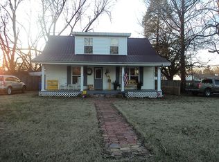 805 SW 3rd St, Checotah, OK 74426