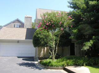 15 Ridgemere Trce, Sandy Springs, GA 30328