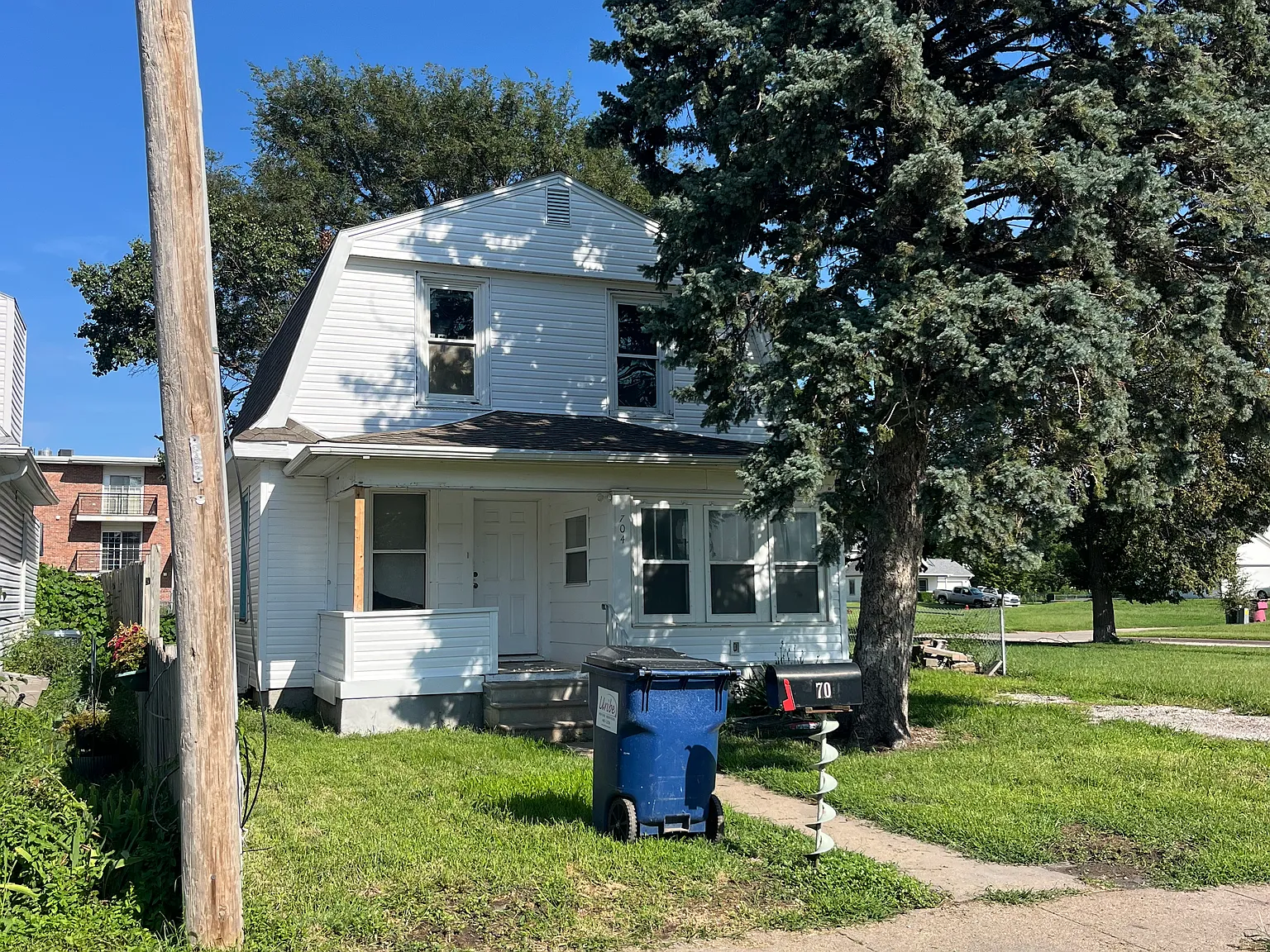 5 bed, 1226 sqft, $1,800 — Photo 2