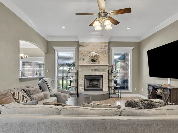 2703 Colony Hills Dr, Bryan, TX 77808