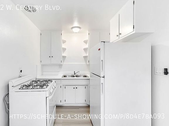 3rd image of 838 1/2 W Century Blvd