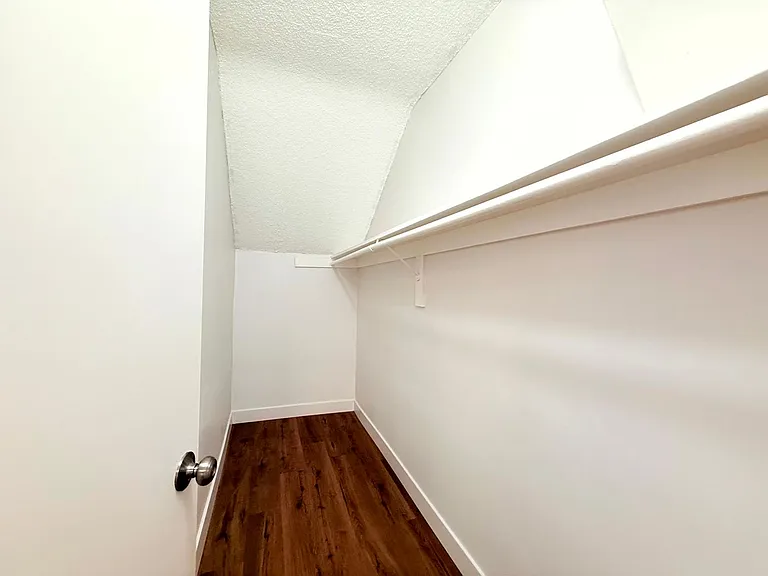 853 W Beach Avenue — Photo 17