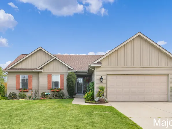 7104 Shady Knoll Dr SE, Caledonia, MI 49316