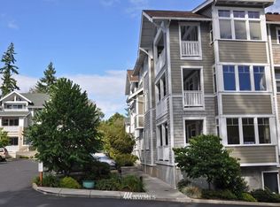 120 Hall Brothers Loop NW #11, Bainbridge Island, WA 98110