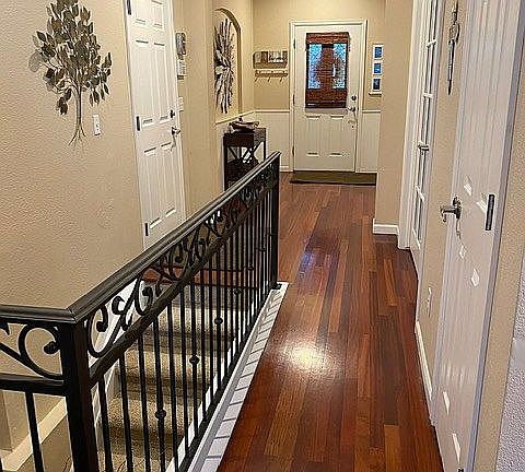 Entry - back toward fr door