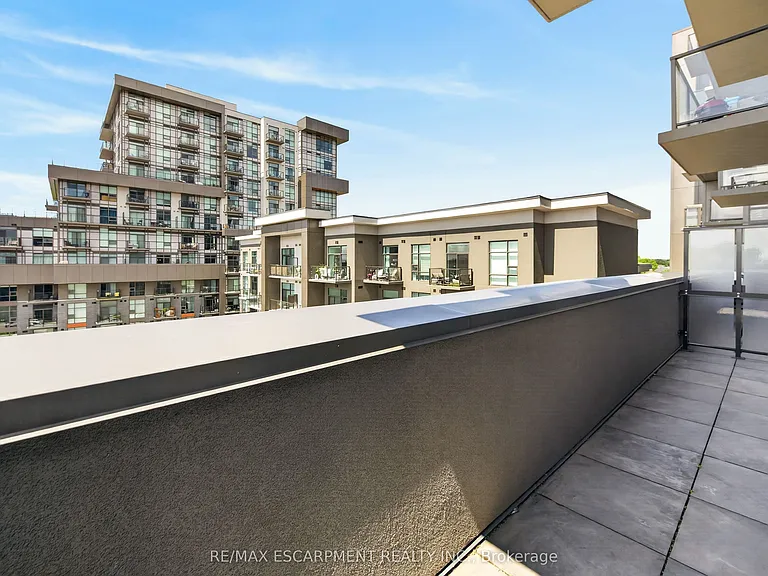 460 Dundas St E #522 — Photo 36