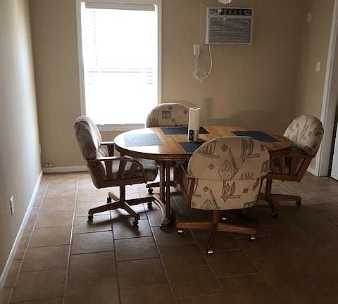 5th image of 403 W Olive St