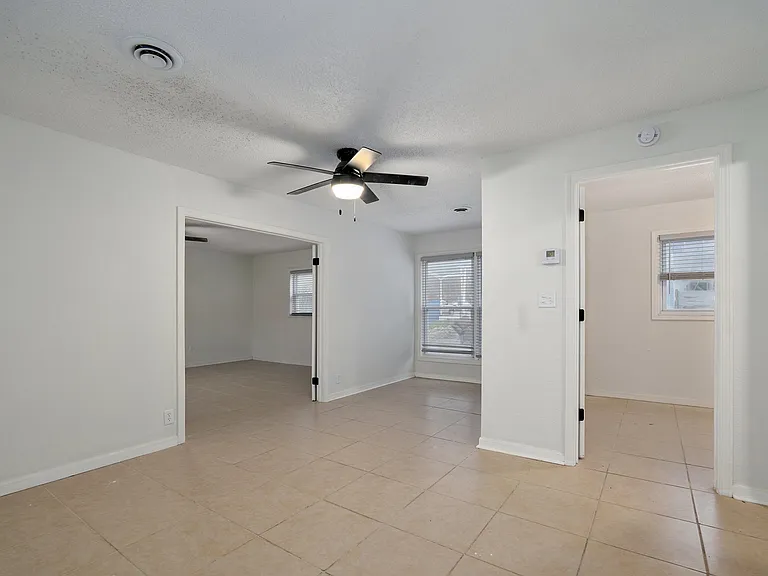 21 Larue St. Apartments — Photo 14
