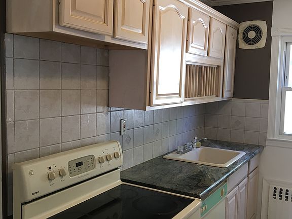 4th image of 79 Cunningham Ave