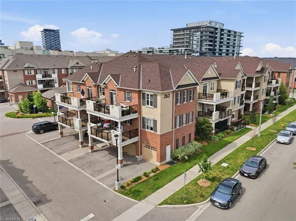 263 Georgian Dr #306, Oakville, ON L6H 0L2