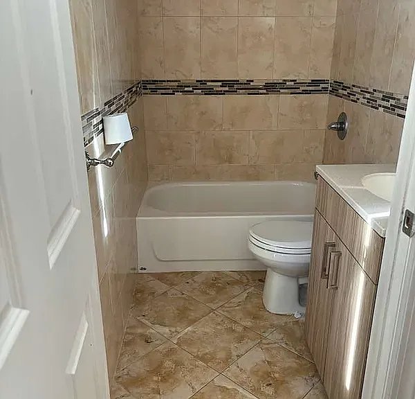 504 Seneca Ave #3R — Photo 6