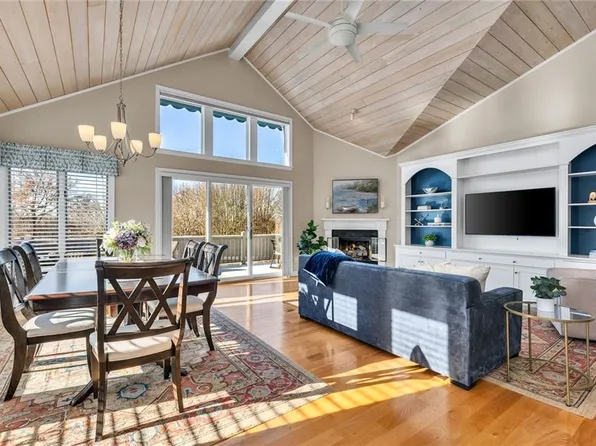 304 Windridge Ln, Bristol, RI 02809