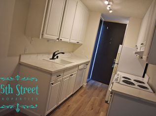 879 Woodside Ln E UNIT 1, Sacramento, CA 95825