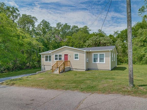 2nd image of 609 Reservoir Ave