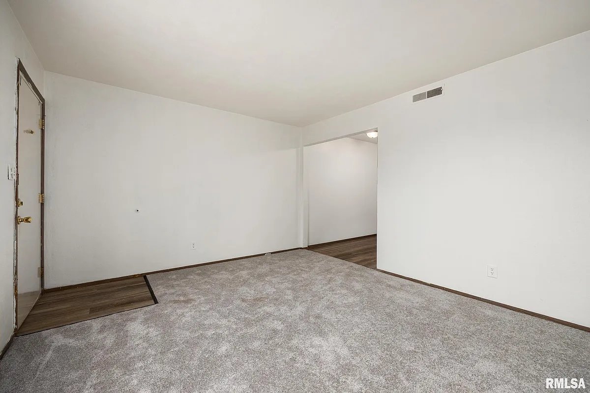 Building Photo - 1300 W Jeth Ct #I