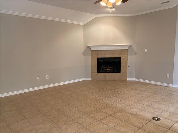 3rd image of 1000 Rockton Dr