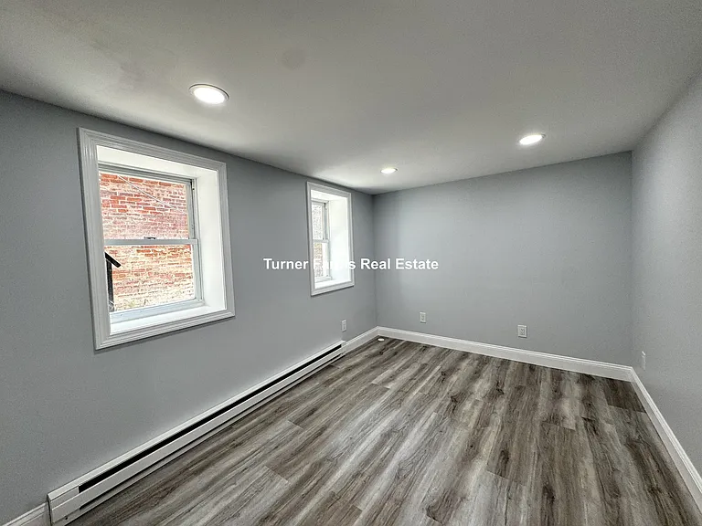 31 Chelsea St #B — Photo 6