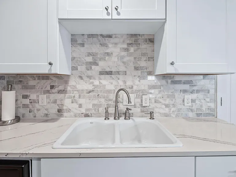 2404 Oak Crest Ave — Photo 30