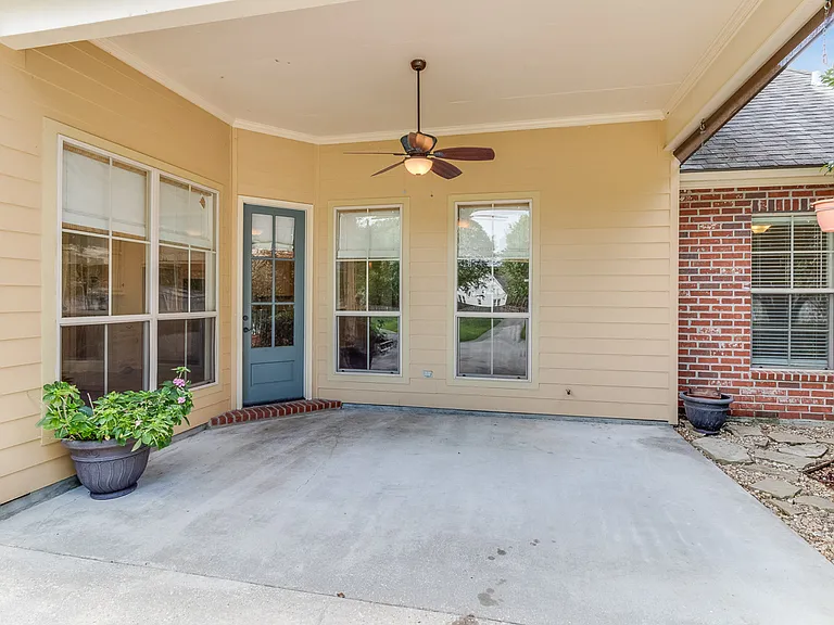 117 Maple Grove Ln — Photo 15