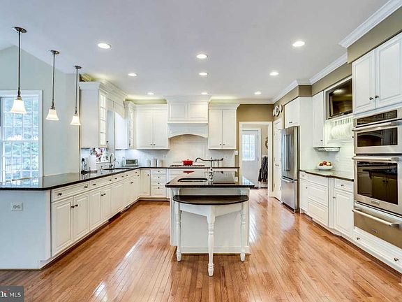 4th image of 22580 Bretmar Pl