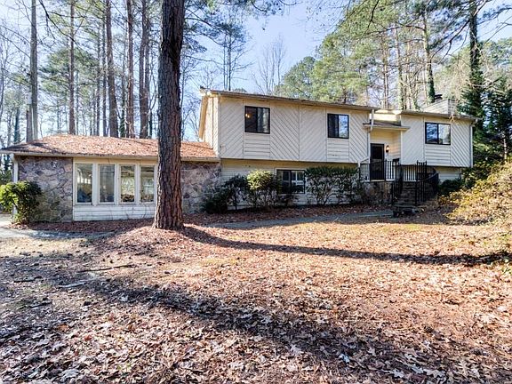 2nd image of 602 Rivercrest Dr