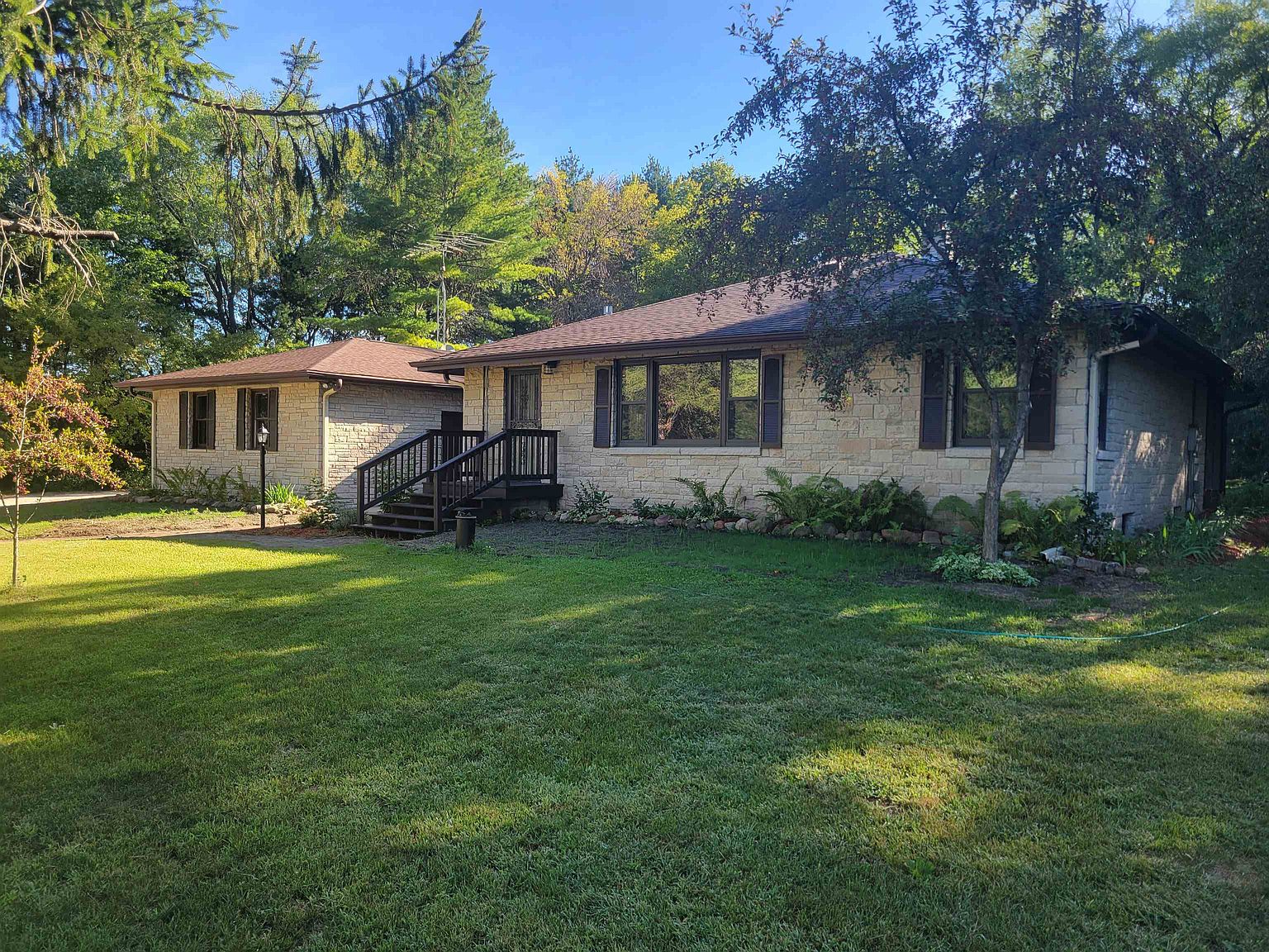 832 N Main St, Neshkoro, WI 54960 Zillow