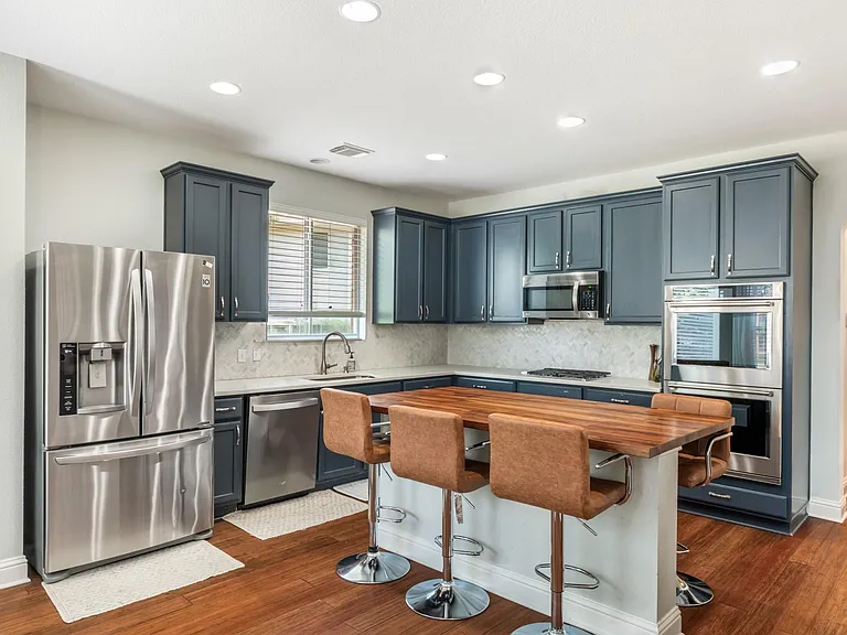 1107 Hollybrook Cv — Photo 10