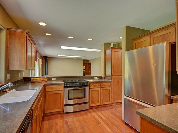 5th image of 2716 Umatilla Dr