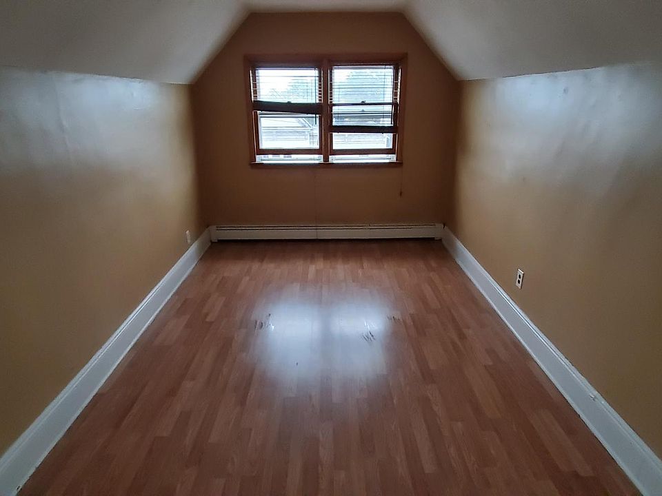 2nd image of 42 Willow St #3