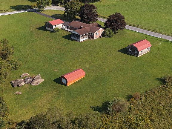 2nd image of 206 Wolf Creek Rd
