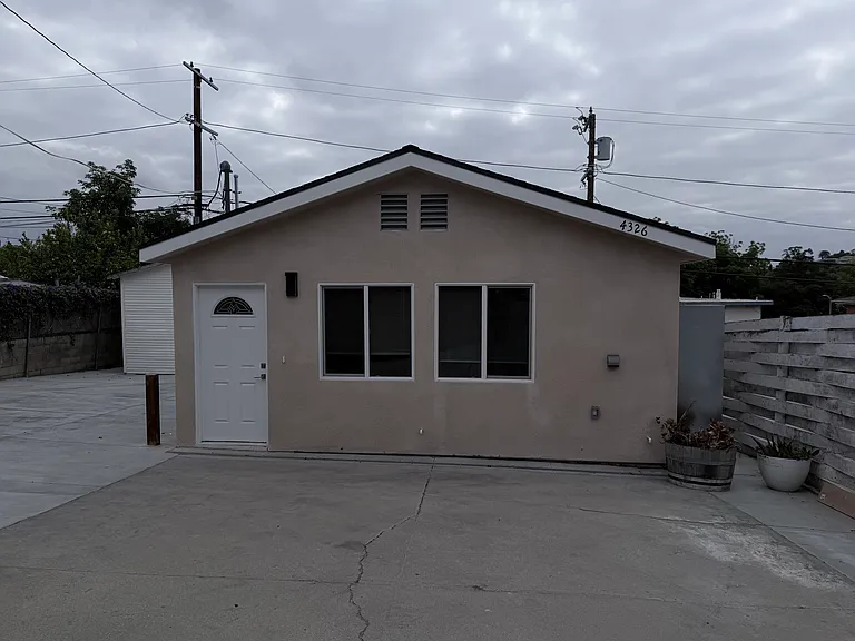 4326 Stillwell Ave — Photo 7