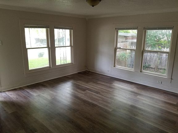3rd image of 1407 W Avenue L