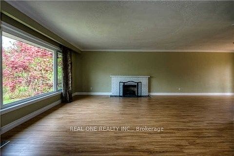 5th image of 207 Pinehurst Dr