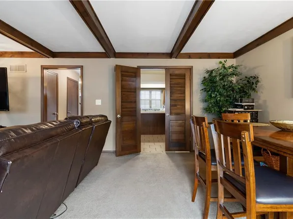 6170 E 129th St, Grandview, MO 64030