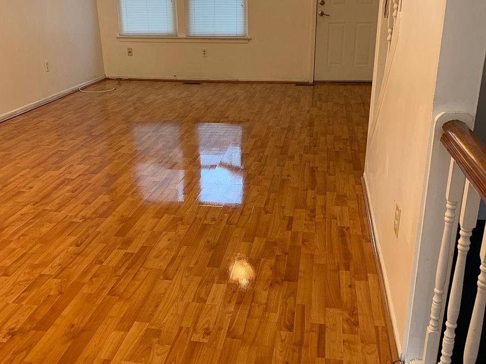 Dining/seating room.