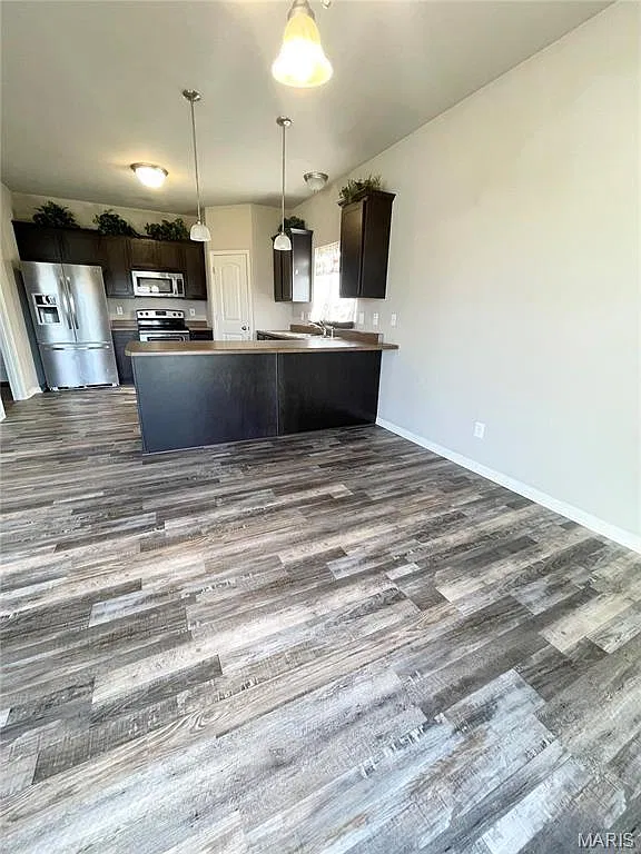 3 bed, 2.0 bath, 1662 sqft, $2,600 — Photo 2