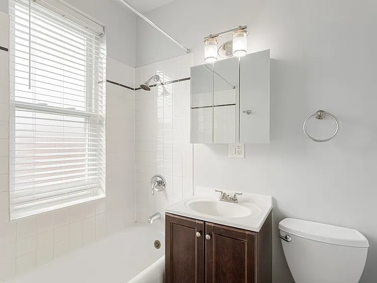 The Kenmore on Edgewater — Photo 10
