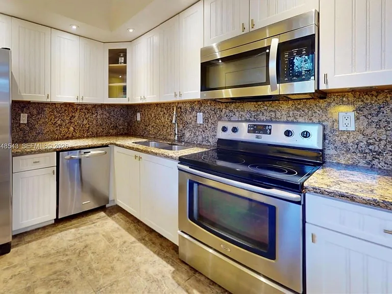 500 Three Islands Blvd #L25 — Photo 12