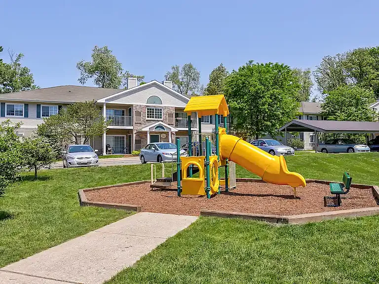Emerald Creek Apartments — Photo 1